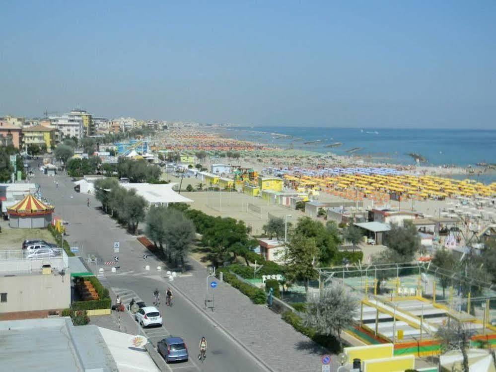Hotel Euromar Rimini Exterior photo